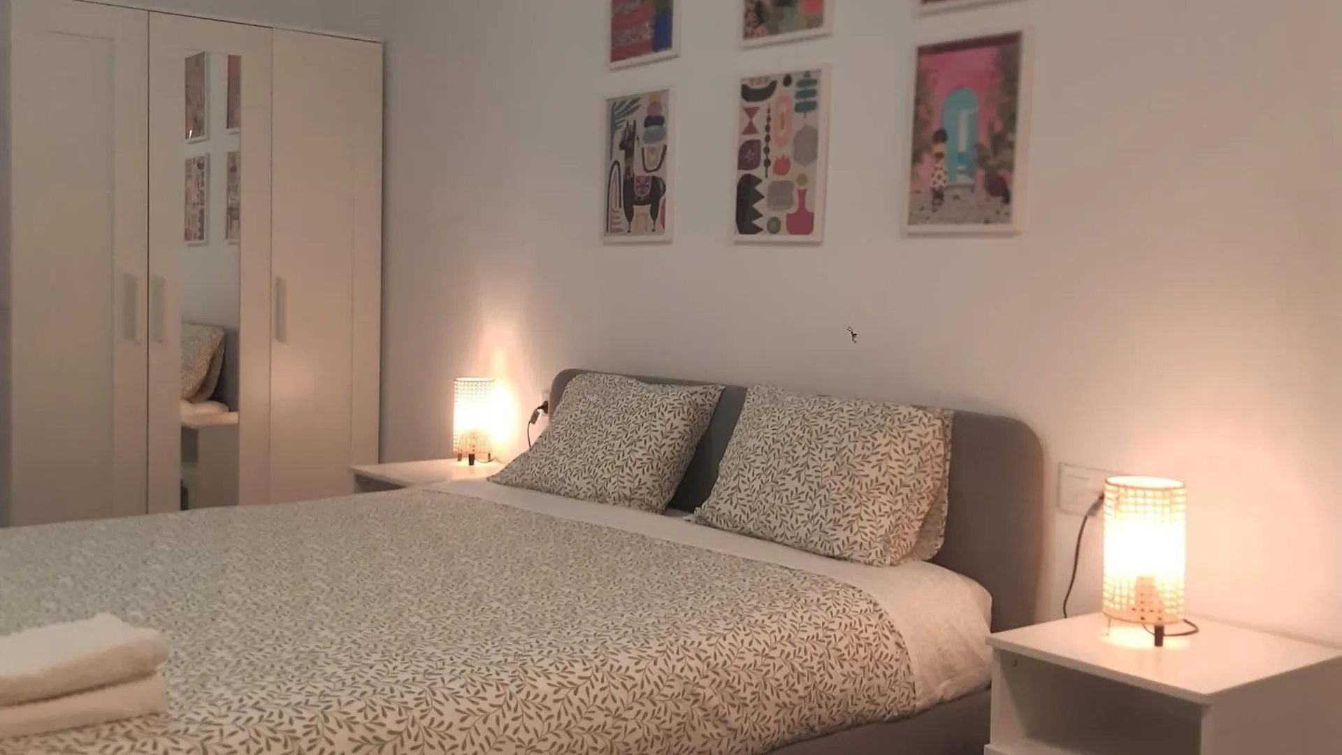 La Caramba Amplio Apartamento En La Playa Malaga Apartment